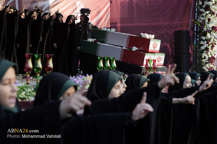 تشییع پیکرهای مطهر ۱۰۰ شهید گمنام دفاع مقدس در تهران _