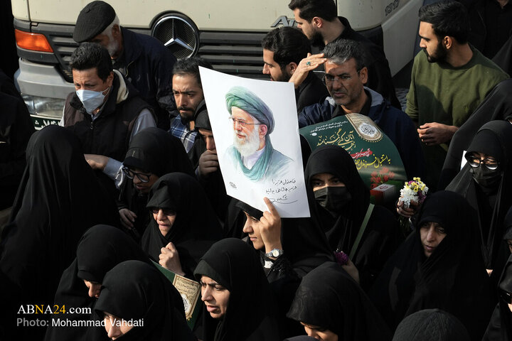 تشییع پیکرهای مطهر ۱۰۰ شهید گمنام دفاع مقدس در تهران _