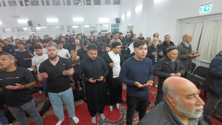 Informe fotográfico | Martirio de la Excelencia Fátima al-Zahra (la paz sea con ella) en el centro del Imam Sajjad en Frankfurt, Alemania