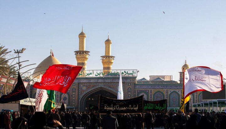 Informe fotográfico |  Millones de iraquíes marchan hacia el Santuario del Imam Husein (P) en memoria del martirio de Fátima az-Zahra (P)