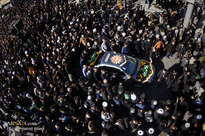 Informe fotográfico |  Procesión de duelo por el martirio de la Excelencia Fátima al-Zahra (la paz sea con ella) con la presencia del Ayatolá al-Uzmá Vahid Khorasani