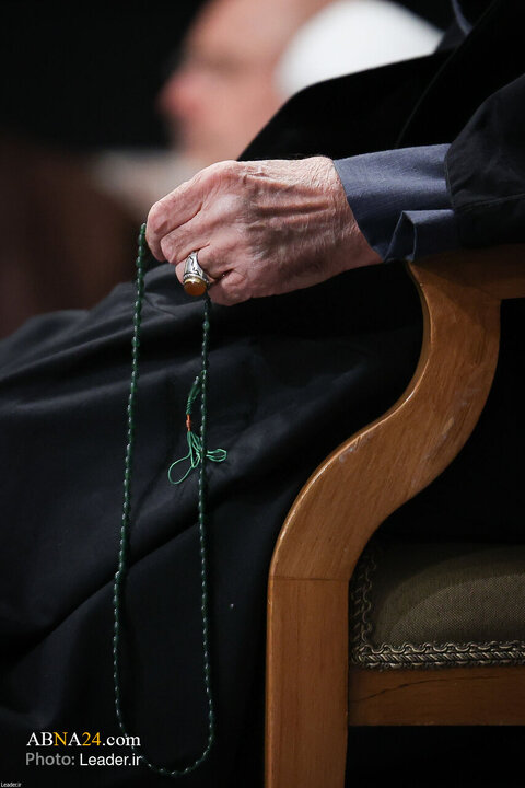 چهارمین شب عزاداری شهادت حضرت زهرا (س) با حضور رهبر انقلاب