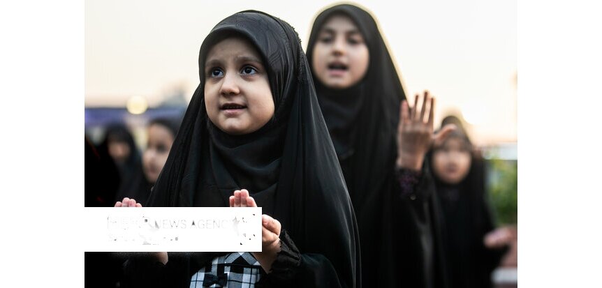 Pêçandina bîhna şîna roja şehîd bûna Fatîma (s.x)  li deverên cuda yên Tehranê belav bû