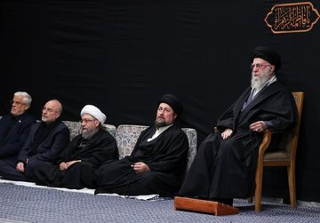 قائد الثورة الاسلامية يشارك في مجلس عزاء استشهاد السيدة "فاطمة الزهراء" (ع)