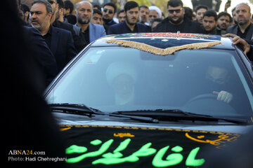 Photos (1): Hazrat Zahra mourning procession held with presence of Ayatollah Vahid Khorasani