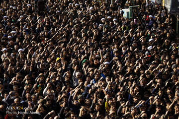 Photos (2): Hazrat Zahra mourning procession held with presence of Ayatollah Vahid Khorasani