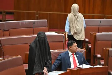 اقدام جنجالی سناتور استرالیایی؛ هانسون با برقع وارد سنا شد + ویدیو