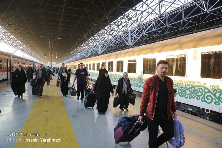 Photos: Mourning ceremony of Hazrat Zahra held at “Iran” Train