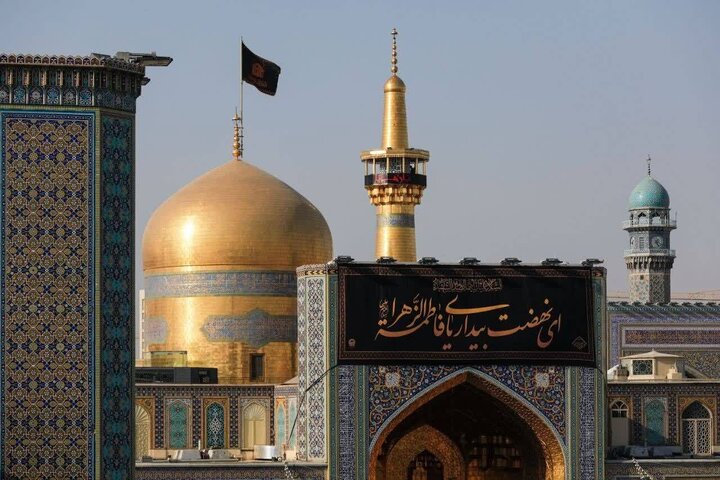 تقرير مصور/ مظاهر الحزن في حرم الإمام الرضا (ع) بمناسبة شهادة السيدة "فاطمة الزهراء"(ع)