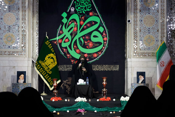 تقرير مصور/ أسمية شعرية فاطمية في حرم الإمام الرضا (ع) للسيدات الناطقات بالعربية