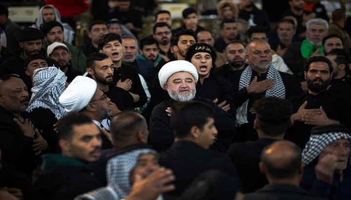 تقرير مصور/ توافد مواكب العزاء الى مرقد الإمام الحسين (ع) لإحياء ذكرى استشهاد السيدة فاطمة الزهراء (ع)