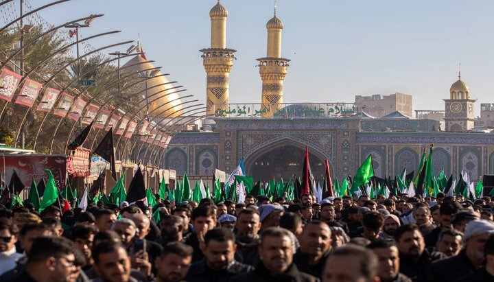 تقرير مصور/ توافد مواكب العزاء الى مرقد الإمام الحسين (ع) لإحياء ذكرى استشهاد السيدة فاطمة الزهراء (ع)