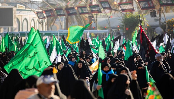 تقرير مصور/ توافد مواكب العزاء الى مرقد الإمام الحسين (ع) لإحياء ذكرى استشهاد السيدة فاطمة الزهراء (ع)