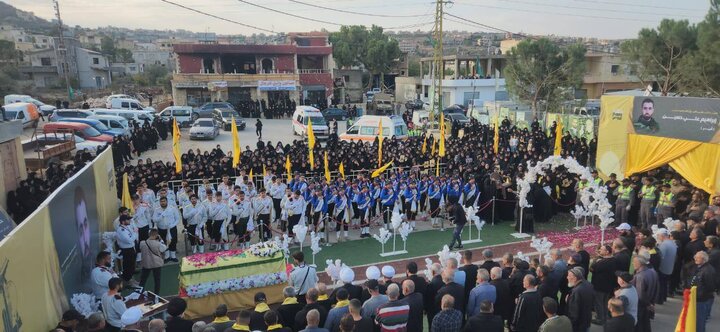 جماهير المقاومة يشيّعون الشهيد المجاهد إبراهيم علي حسين في عيترون جنوب لبنان