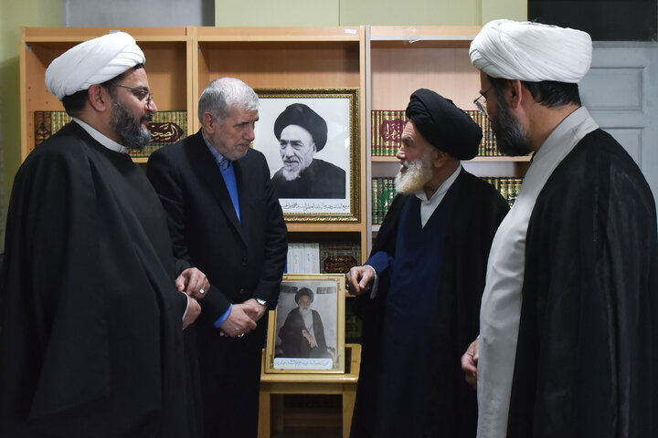 Photos: Organizers of Ayatollah Milani Commemoration Congress meet Ayatollah Hosseini Amoli
