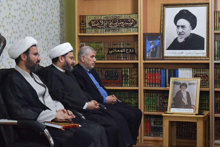 Photos: Organizers of Ayatollah Milani Commemoration Congress meet Ayatollah Hosseini Amoli