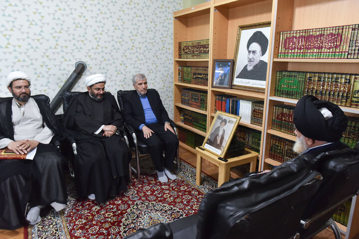 Photos: Organizers of Ayatollah Milani Commemoration Congress meet Ayatollah Hosseini Amoli