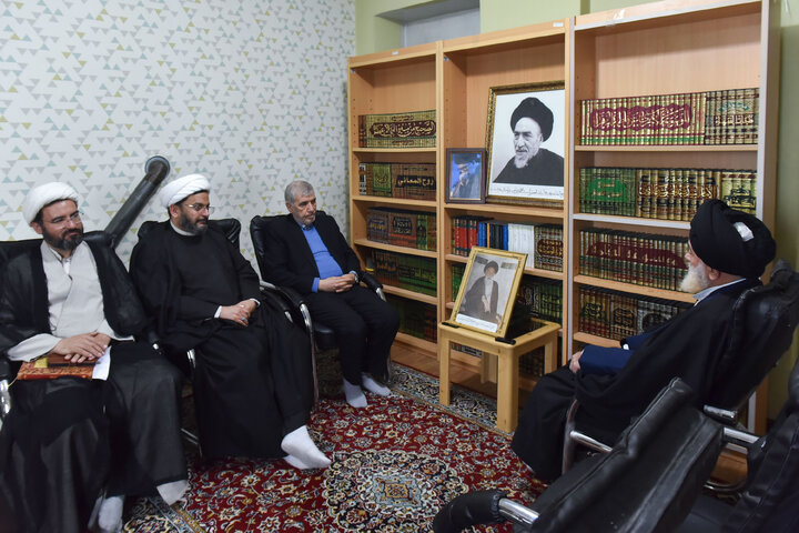 Photos: Organizers of Ayatollah Milani Commemoration Congress meet Ayatollah Hosseini Amoli