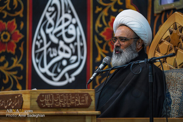 Informe fotográfico |Ceremonia de la procesión de laleh en el Santuario de Shah Cheragh en la víspera del martirio de la Excelencia Fátima al-Zahra (la paz sea con ella)