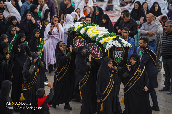 Informe fotográfico |Ceremonia de la procesión de laleh en el Santuario de Shah Cheragh en la víspera del martirio de la Excelencia Fátima al-Zahra (la paz sea con ella)