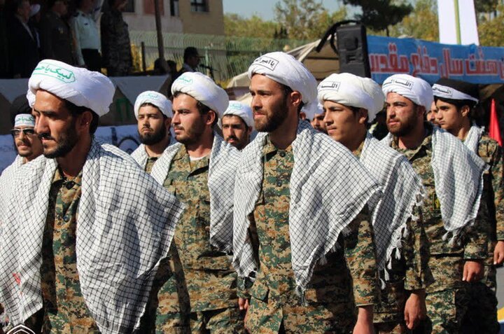 طلبه بسیجی نماد «تلفیق علم و عمل» و «دین و سیاست» است