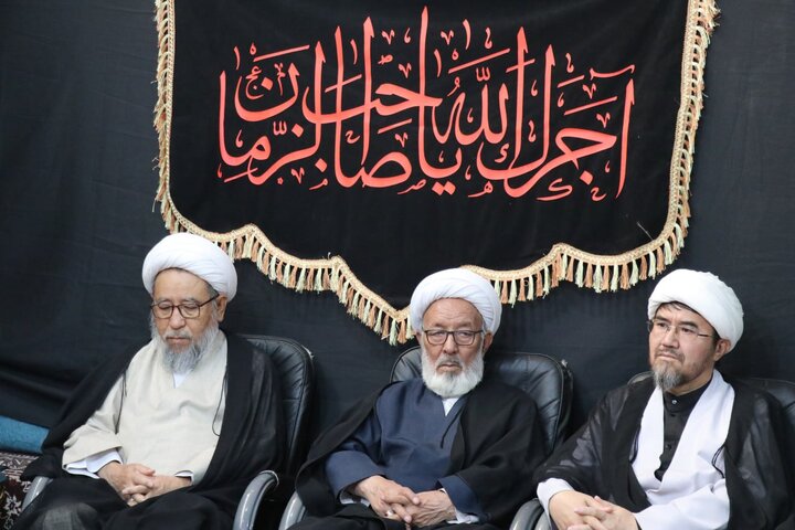 تأکید بر حجاب فاطمی در برابر سخت‌گیری‌های طالبان