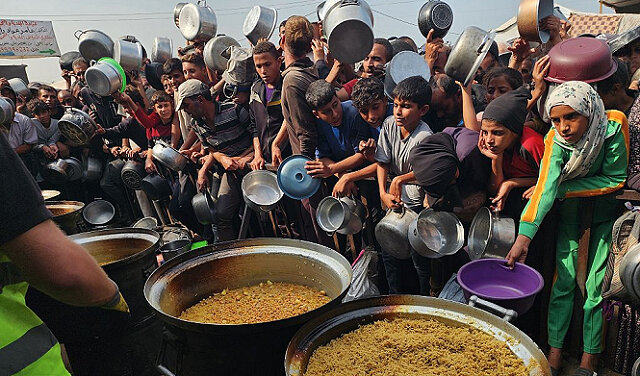 Gaza Media Office: 90 Percent of Population Suffering Malnutrition