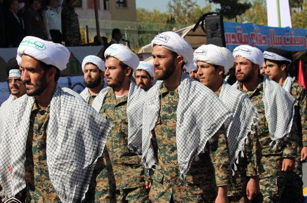 طلبه بسیجی نماد «تلفیق علم و عمل» و «دین و سیاست» است