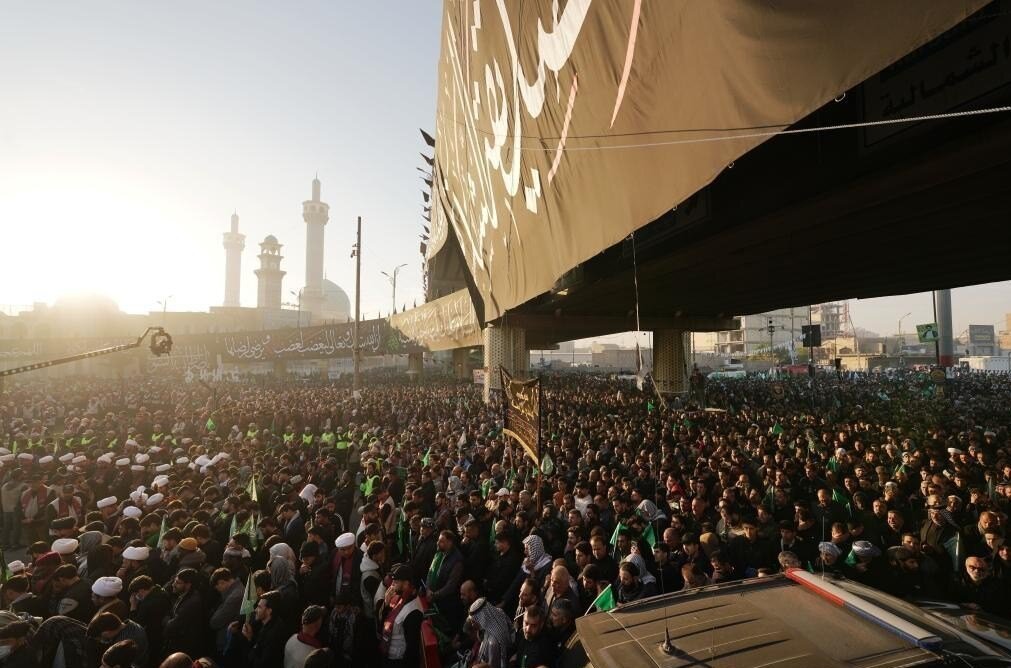 تشییع نمادین پیکر حضرت فاطمه‌(س) در نجف اشرف + عکس