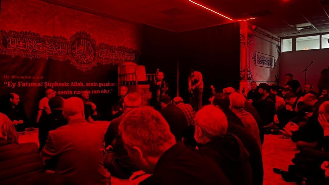 ইস্তাম্বুলের কাউসার মসজিদে হযরত যাহরা (সা.আ.)-এর শাহাদাত বার্ষিকিীতে আহলে বাইত (আ.)-এর প্রেমিকরা সমবেত হন+ছবিসহ।