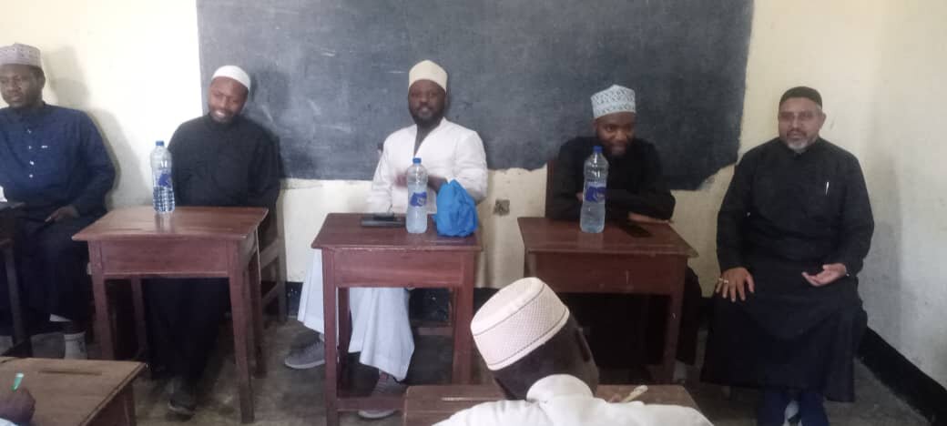 Hawza ya Imam Ridha (a.s) Yaendesha Usaili kwa Wanafunzi wake Wanaojiandaa Kuendelea na Masomo ya Juu Al-Mustafa (s) International Foundation +Picha