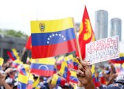 Informe fotográfico | Venezolanos marchan masivamente en Caracas contra la agresión de EE.UU. y en defensa de Maduro y la soberanía