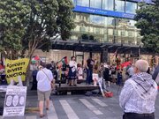 新闻图片说明 | 新西兰声援巴勒斯坦集会，抗议支持以色列的公司