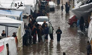 غزہ: شدید بارشوں سے بے گھر فلسطینیوں کے خیمے ڈوب گئے، سرد موسم نے مشکلات میں اضافہ کر دیا