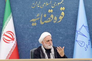 انقلاب اسلامی با وجود همه توطئه‌ها، پاینده و رو به پیشرفت است