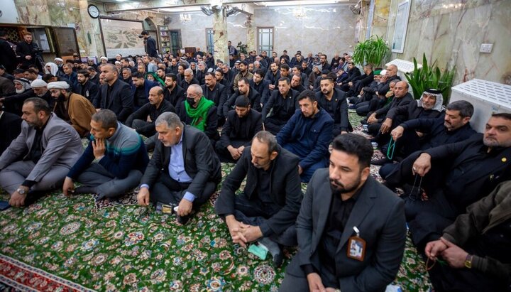 تقرير مصور/ العتبة الحسينية تقيم مجلس عزاءاستشهاد السيدة فاطمة الزهراء (ع) في الحرم الحسيني