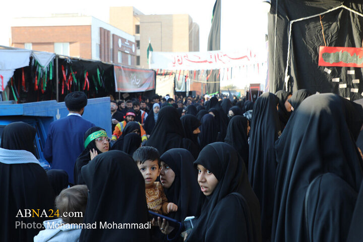 تقرير مصور/ طلبة الحوزة العلمية الناقطون بالأردية يشاركون بعزاء استشهاد السيدة فاطمة الزهراء(ع) في قم