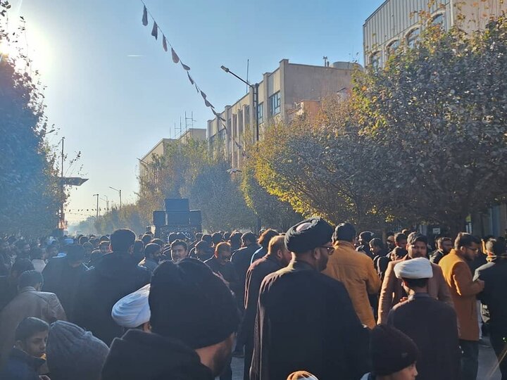 تقرير مصور/ طلاب الحوزة الهنود انطلقوا بمسيرة لإحياء ذكرى استشهاد السيدة فاطمة الزهراء (ع) في قم