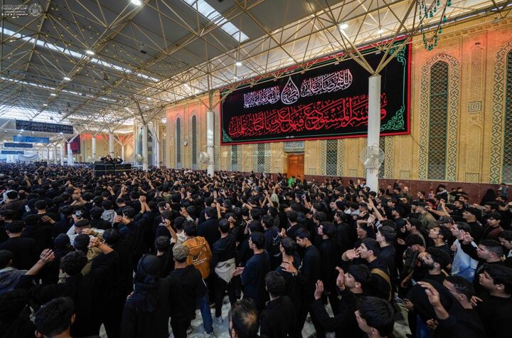 تقرير مصور/ حرم أمير المؤمنين (ع) في النجف الأشرف يشهد أكثر من 200 موكب معز بذكرى شهادة السيدة الزهراء(ع)