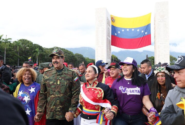Venezolanos marchan masivamente en Caracas contra la agresión de EE.UU. y en defensa de Maduro y la soberanía