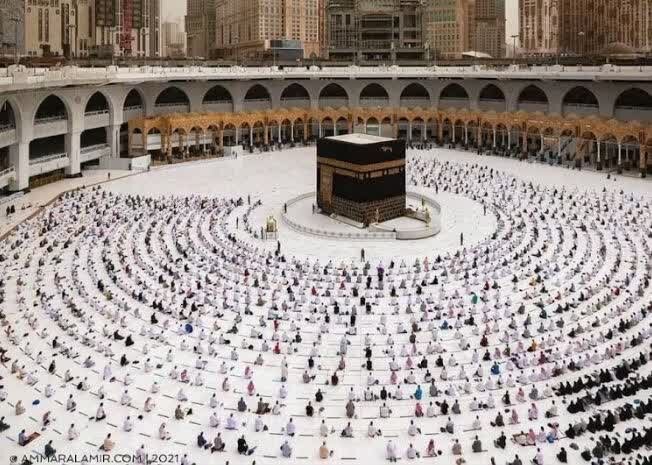 اهمیت و آثار رو به "قبله" نشستن در سیره پیامبر اکرم (ص)