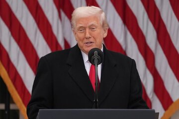 Nagpaahayag si Donald J. Trump hinggil sa mga pamilyang Afghan na pinayagang pumasok sa Estados