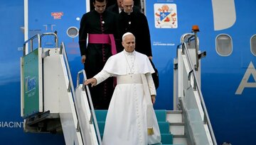 Папа XIV Лео илк хариҹи сәфәринә Түркијәјә јола дүшдү