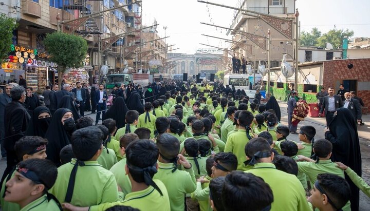 تقرير مصور/ مشاركة أكثر من (2000) طالب في مسيرة لإحياء ذكرى استشهاد السيدة فاطمة الزهراء (ع) بكربلاء