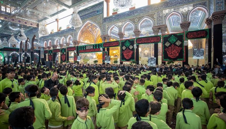 تقرير مصور/ مشاركة أكثر من (2000) طالب في مسيرة لإحياء ذكرى استشهاد السيدة فاطمة الزهراء (ع) بكربلاء