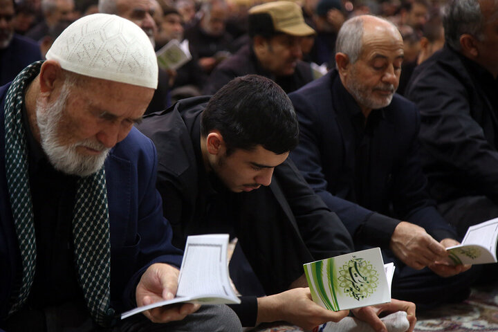 تقرير مصور/ قراءة "خطبة فدك" للسيدة الطاهرة "فاطمة الزهراء"(ع) بمناسبة شهادتها في حرم السيدة فاطمة المعصومة (ع)