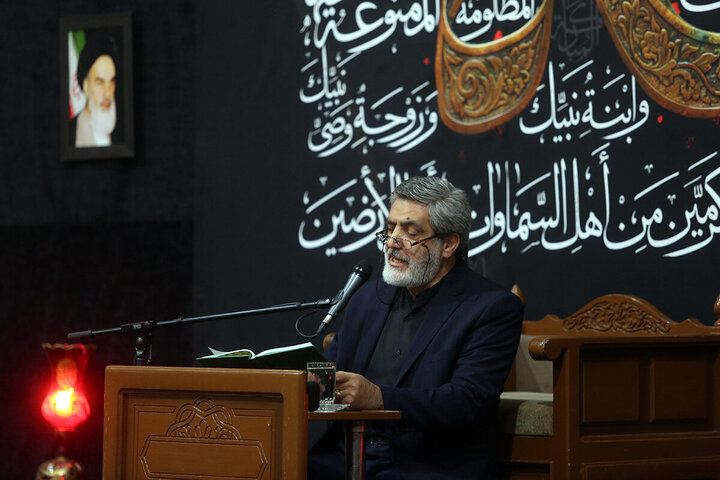 تقرير مصور/ قراءة "خطبة فدك" للسيدة الطاهرة "فاطمة الزهراء"(ع) بمناسبة شهادتها في حرم السيدة فاطمة المعصومة (ع)