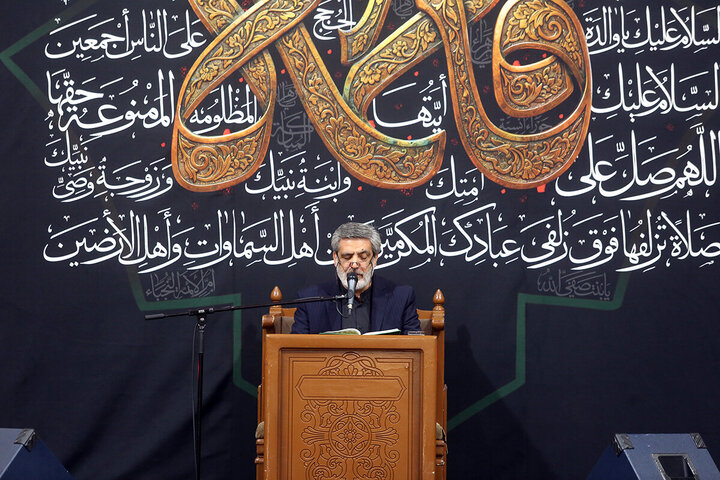 تقرير مصور/ قراءة "خطبة فدك" للسيدة الطاهرة "فاطمة الزهراء"(ع) بمناسبة شهادتها في حرم السيدة فاطمة المعصومة (ع)