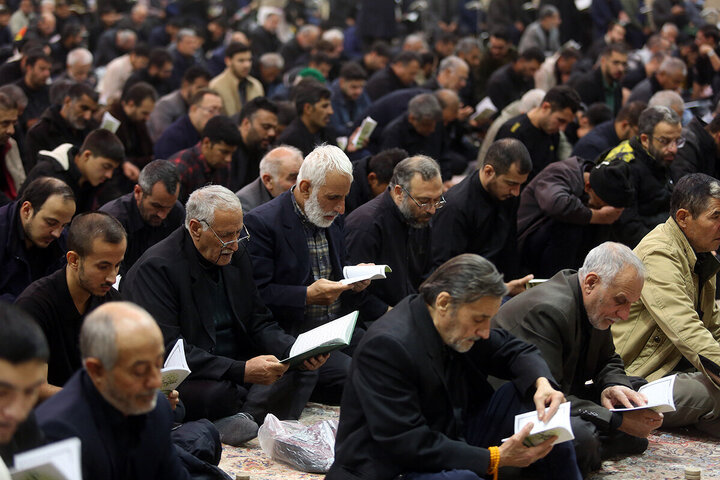 Raporta wêneyan/ Xwendina "Xutbeya Fedakê" ya ji aliyê xanima pak " Fatîma Zehra " (silavên Xwedê lê bin) ve bi boneya bi hez û bîra şehîd bûnê wê li Haramê Xatûnê Fatîma Masûma (s) hata pek anîn.