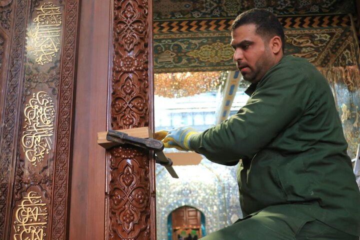 تقرير مصور/ إنهاء اعمال تنصيب باب الإمام الجواد (عليه السلام) في العتبة العباسية المقدسة